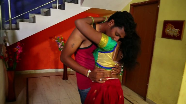 Nukar Bhabhi Sareewali Ki Xxx - Saree mai bhabhi aur naukar ki sex masti - Antarvasna BF