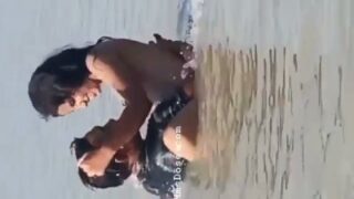 mote doodh daba kar sea mai ladki ki chudai