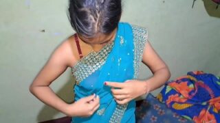 blue saree mai ladki ko doggy style mai choda diya