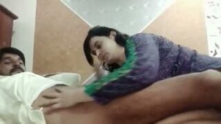 Mast blowjob dekar bibi ki chut chudai ka video