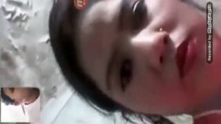 Video chat par premika ki bur dekh kar lund sahlaya