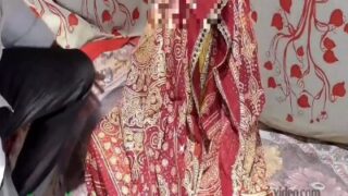 Suhaagraat par dulhan se pahli chudai masti video